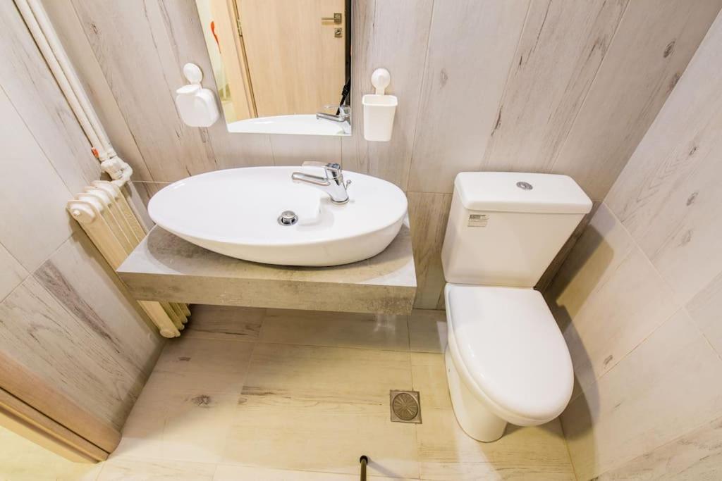 2 Bedrooms Apartment Close To Metro Dafni In 雅典 外观 照片